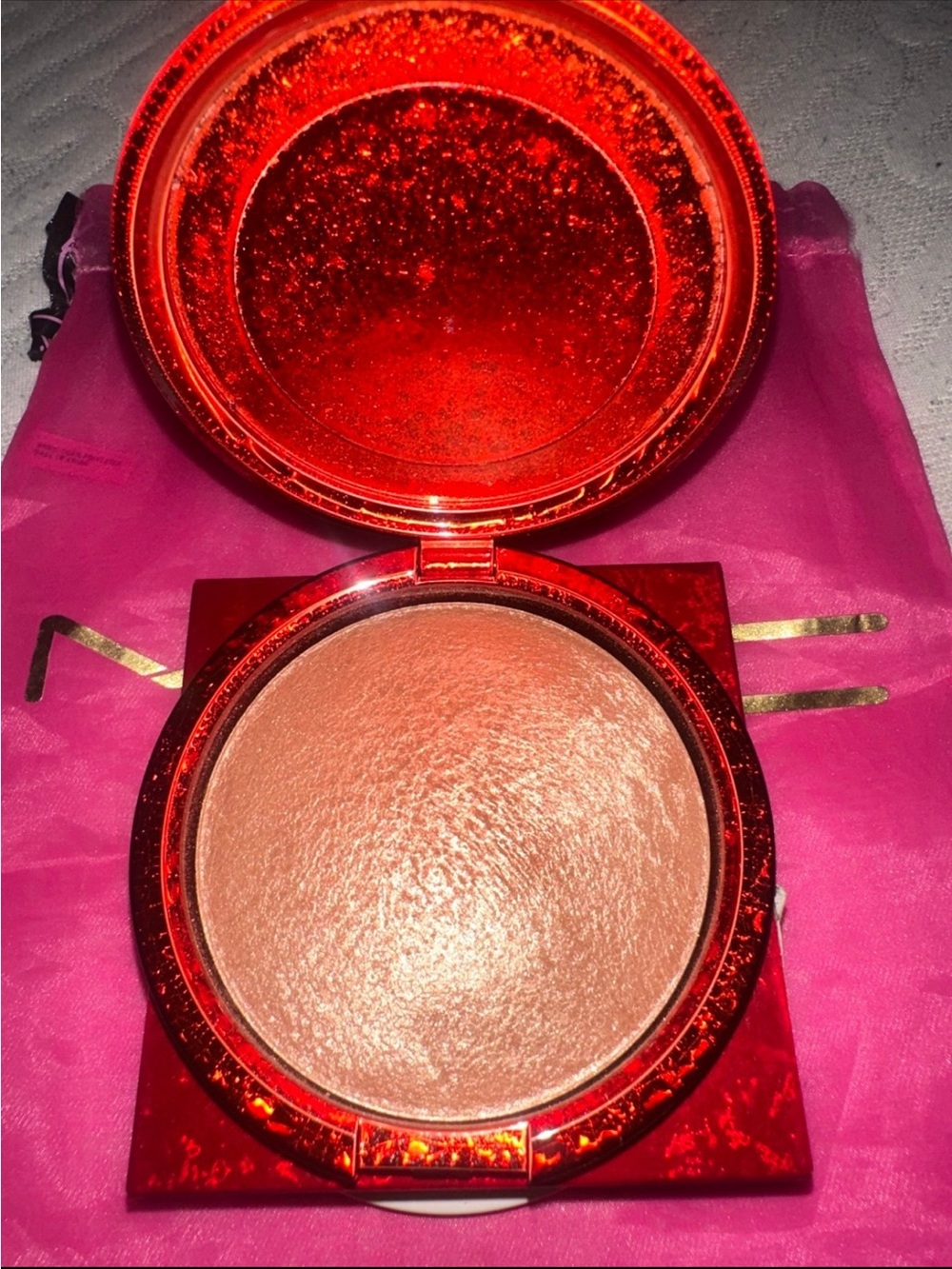 MAC Baby It’s Gold Outside Mineralize Skinfinish